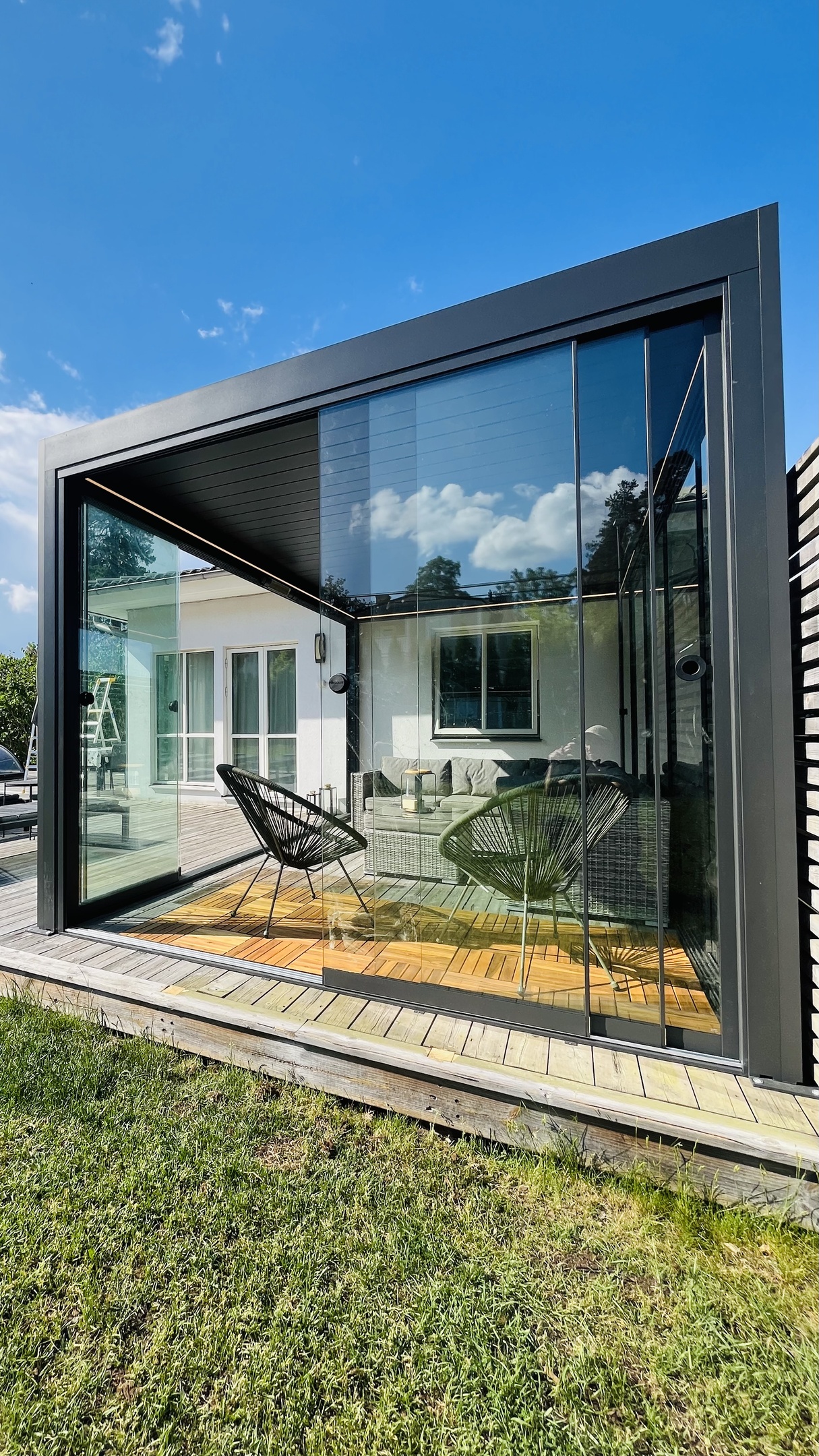 Stor Pergolux pergola monterad